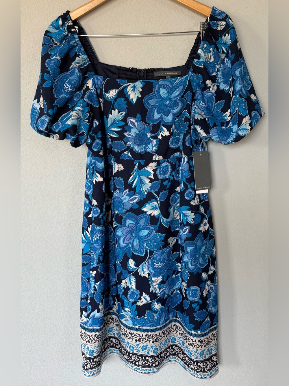 Julia Jordan NWT Navy Floral Dress – Size 8 – Puffy Sleeves – Square Neck
